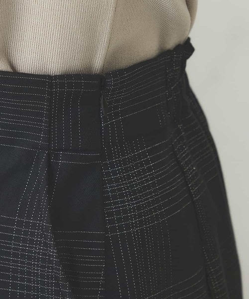 a.v.v（アーヴェヴェ）の「ラメチェックナロースカート（スカート・レディース・チャコールグレー/モカ・36/38）」の20枚目の写真