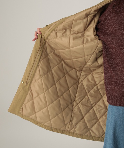Elura（エルーラ）の「スタンドカラー中綿コート/571754（ダウンジャケット/コート・レディース・キャメル/ブラック・FREE）」の19枚目の写真
