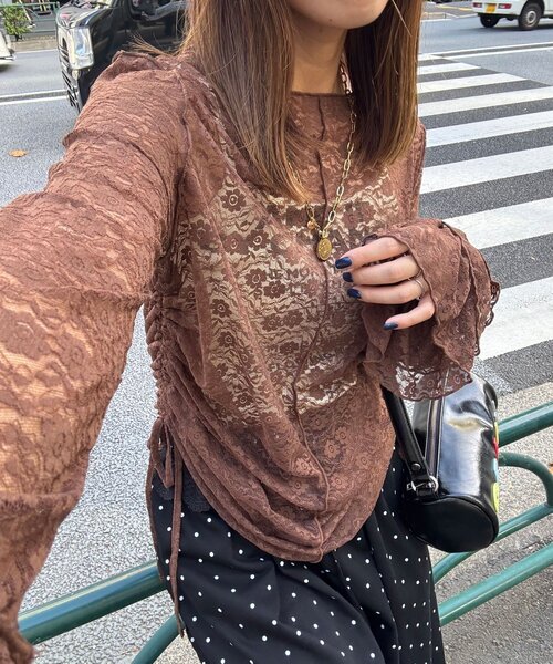 CIAOPANIC(チャオパニック)の「袖ティアードシャーリングレーストップス(Tシャツ/カットソー・レディース・オフホワイト/ブラック/アイボリー/ブラウン・ONE SIZE)」の4枚目の写真