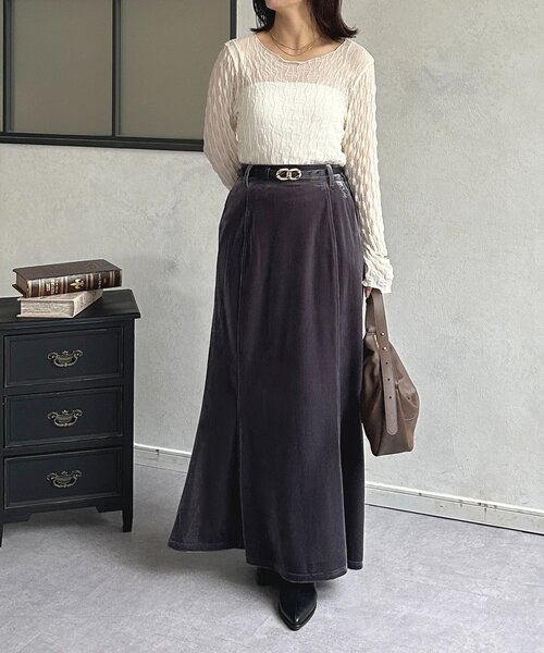 Thevon（ゼボン）の「ポインテッドヒールブーツ（ブーツ・レディース・ブラック/グレイッシュベージュ・L/M）」の4枚目の写真