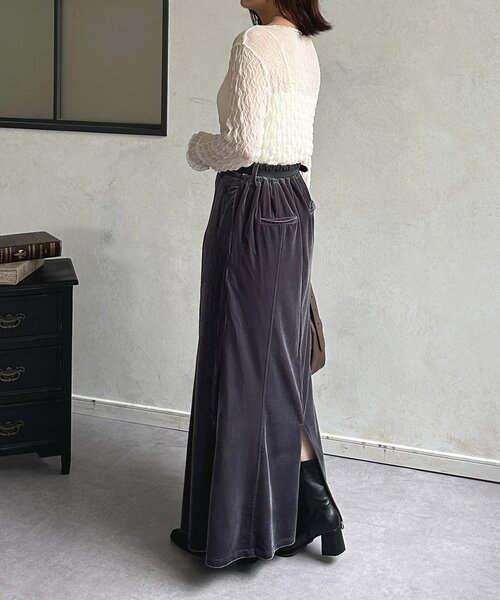 Thevon（ゼボン）の「ポインテッドヒールブーツ（ブーツ・レディース・ブラック/グレイッシュベージュ・L/M）」の5枚目の写真