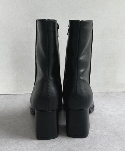 Thevon（ゼボン）の「ポインテッドヒールブーツ（ブーツ・レディース・ブラック/グレイッシュベージュ・L/M）」の8枚目の写真