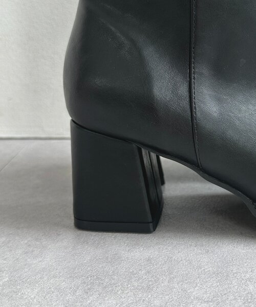 Thevon（ゼボン）の「ポインテッドヒールブーツ（ブーツ・レディース・ブラック/グレイッシュベージュ・L/M）」の9枚目の写真