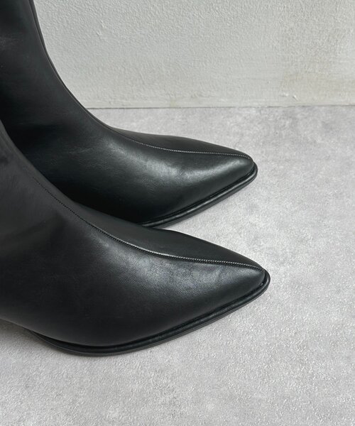 Thevon（ゼボン）の「ポインテッドヒールブーツ（ブーツ・レディース・ブラック/グレイッシュベージュ・L/M）」の10枚目の写真