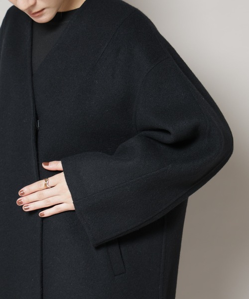 NANO universe（ナノユニバース）の「SUPER110blend リバーノーカラーロングコート（ノーカラーコート・レディース・ブラック/ライトブルー/アイボリー・S/M）」の16枚目の写真