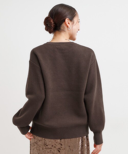 SHOO・LA・RUE（シューラルー）の「【洗濯機可/ちくちくしにくい】大人のための スウェットライク刺繍ロゴニット（ニット/セーター・レディース・ネイビー/グレー/ブラウン系その他/アイボリー・04/03/02/01）」の19枚目の写真