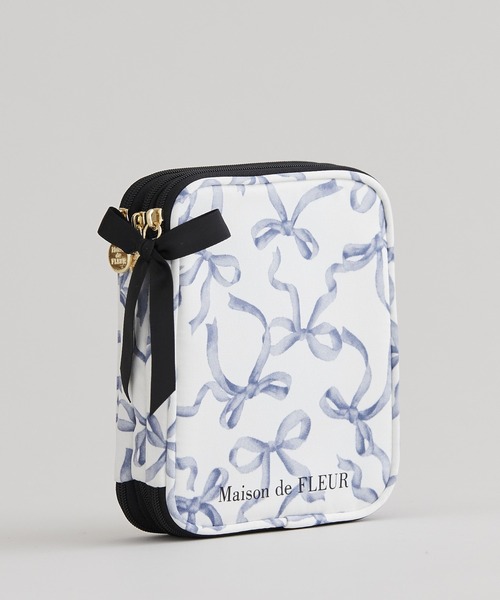 Maison de FLEUR（メゾンドフルール）の「リボンプリントマルチケース（ポーチ・レディース・ライトブルー/ブラック/ピンク・FREE）」の2枚目の写真