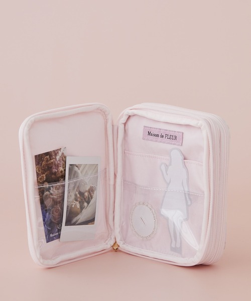 Maison de FLEUR（メゾンドフルール）の「リボンプリントマルチケース（ポーチ・レディース・ライトブルー/ブラック/ピンク・FREE）」の4枚目の写真