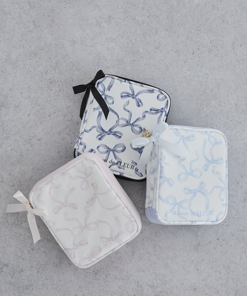 Maison de FLEUR（メゾンドフルール）の「リボンプリントマルチケース（ポーチ・レディース・ライトブルー/ブラック/ピンク・FREE）」の5枚目の写真