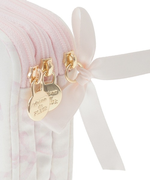 Maison de FLEUR（メゾンドフルール）の「リボンプリントマルチケース（ポーチ・レディース・ライトブルー/ブラック/ピンク・FREE）」の20枚目の写真