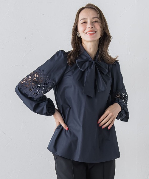 Viaggio Blu(ビアッジョブルー)の「袖レースブラウス≪洗濯機で洗える≫(シャツ/ブラウス・レディース・ホワイト/ネイビー/ベージュ/ピンク・M/S/L)」の3枚目の写真