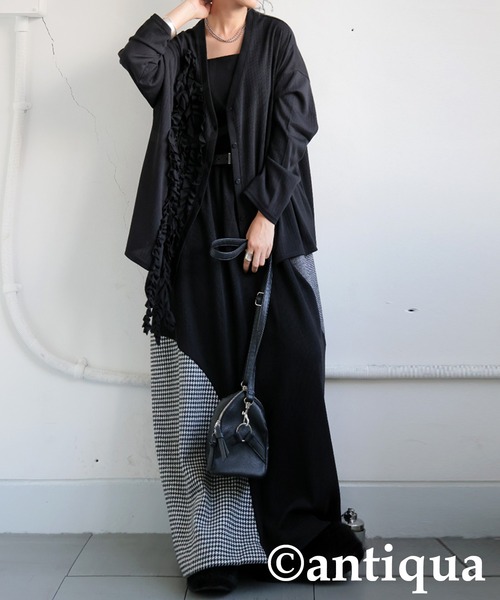 antiqua（アンティカ）の「フリルカーディガン（ニット/セーター・レディース・ブラック/グレー・ONESIZE）」の4枚目の写真