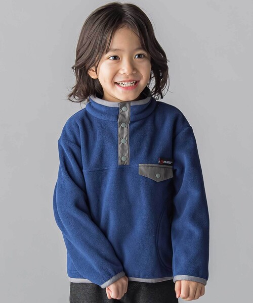 BeBe(ベベ)の「【POLARTEC(ポーラテック)】フリースパイピングハイネックプルオーバー(スウェット・キッズ・グレー/ブルー・140cm/130cm/150cm)」の4枚目の写真