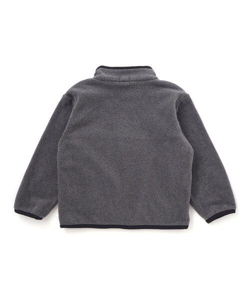 BeBe(ベベ)の「【POLARTEC(ポーラテック)】フリースパイピングハイネックプルオーバー(スウェット・キッズ・グレー/ブルー・140cm/130cm/150cm)」の9枚目の写真