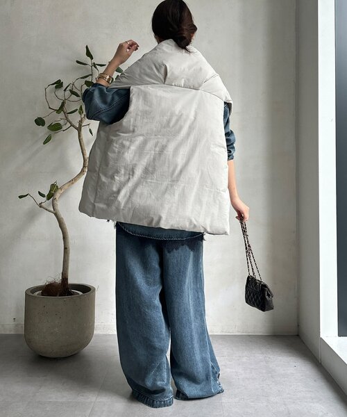 DouDou（ドゥドゥ）の「【WEB限定】ストールライクファーバーダウンベスト（ベスト・レディース・ブラック/ブラウン/ライトグレー・FREE）」の18枚目の写真