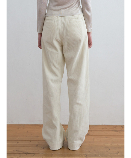 Kijun(キジュン)の「Curved Seam Corduroy Pants Ivory(その他パンツ・レディース・その他・SMALL/MEDIUM/LARGE)」の3枚目の写真