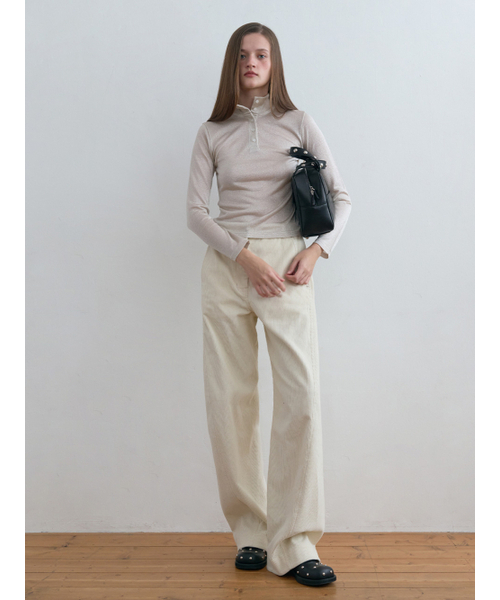 Kijun(キジュン)の「Curved Seam Corduroy Pants Ivory(その他パンツ・レディース・その他・SMALL/MEDIUM/LARGE)」の4枚目の写真