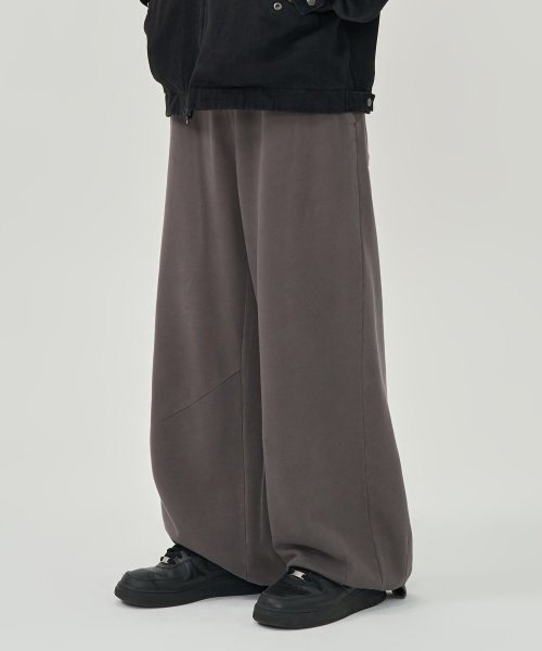 TOFFEE(トフィー)の「バルーンフィットピグメントスウェットパンツ (ブラウン)(スウェットパンツ・メンズ・その他・SMALL/MEDIUM/LARGE/X-LARGE)」の1枚目の写真