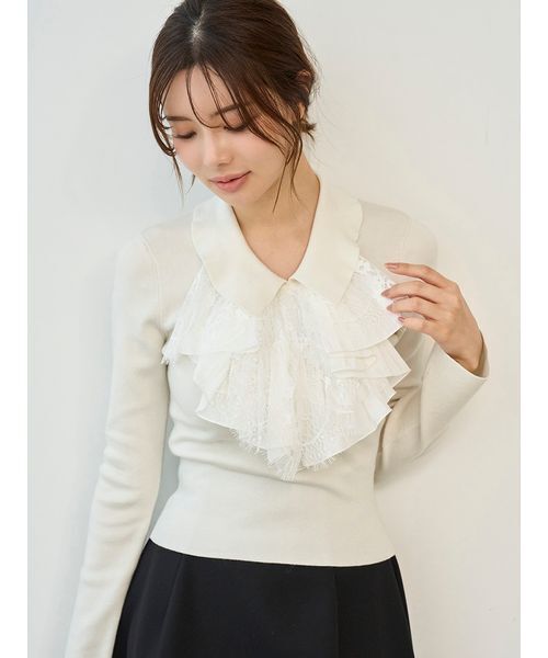 SNIDEL（スナイデル）の「Sustainableレイヤードラッフルニットプルオーバー（ニット/セーター・レディース・アイボリー/ブラック/ブラウン・F）」の13枚目の写真