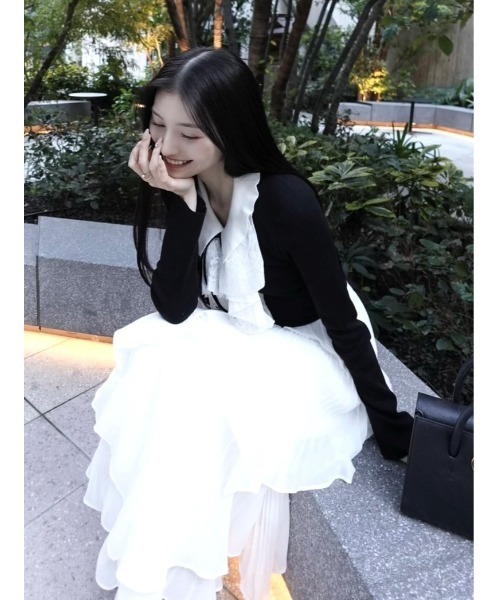 SNIDEL（スナイデル）の「Sustainableレイヤードラッフルニットプルオーバー（ニット/セーター・レディース・アイボリー/ブラック/ブラウン・F）」の15枚目の写真