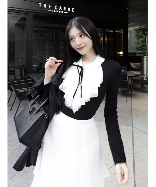 SNIDEL（スナイデル）の「Sustainableレイヤードラッフルニットプルオーバー（ニット/セーター・レディース・アイボリー/ブラック/ブラウン・F）」の17枚目の写真