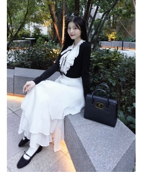 SNIDEL（スナイデル）の「Sustainableレイヤードラッフルニットプルオーバー（ニット/セーター・レディース・アイボリー/ブラック/ブラウン・F）」の18枚目の写真