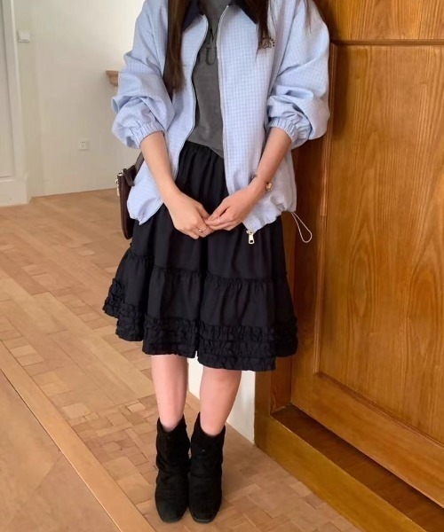 LAC-VERT（ラック・ヴェール）の「ボリュームフリルティアードスカート（スカート・レディース・ネイビー/ホワイト/ブラック/チャコールグレー・FREE）」の2枚目の写真