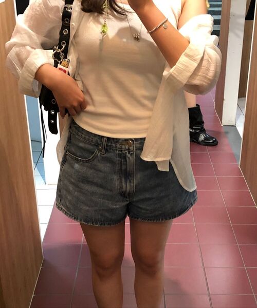 LADY VOLUME(レディーボリューム)の「ディストレスデニムショーツ (BLUE)(その他パンツ・レディース・その他・SMALL/MEDIUM/LARGE)」の8枚目の写真