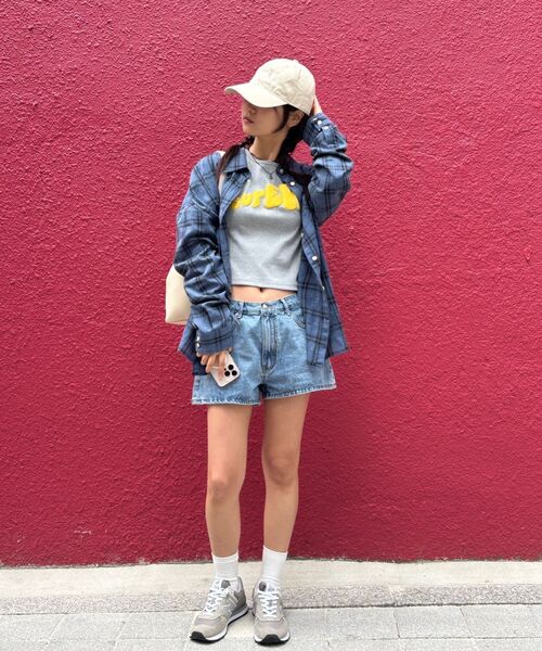 LADY VOLUME(レディーボリューム)の「ディストレスデニムショーツ (BLUE)(その他パンツ・レディース・その他・SMALL/MEDIUM/LARGE)」の11枚目の写真