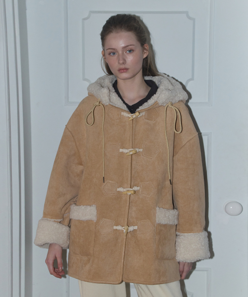 ANOETIC(アノエティック)の「ANC HOODIE MUSTANG_BEIGE(ムートンコート・レディース・Beige・FREE)」の4枚目の写真