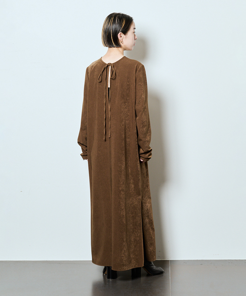 CITYSHOP(シティーショップ)の「《追加》VELVET LEAN KAFTAN DRESS:ワンピース(ワンピース・レディース・ブラウン/ブラック・36/38)」の4枚目の写真