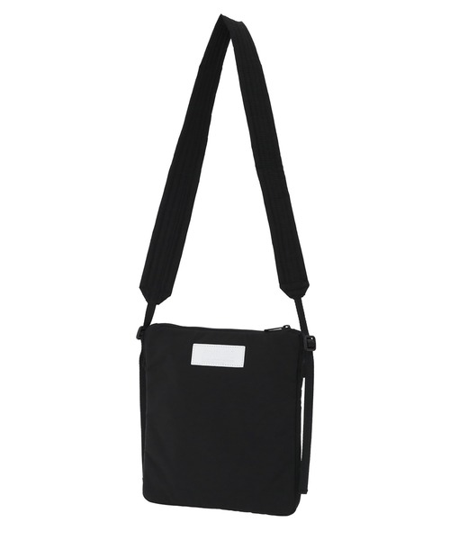 Manhattan Portage（マンハッタンポーテージ）の「RUBIN BAG PADDED POLYESTER POPLIN（ショルダーバッグ・メンズ・ブラック・X-SMALL）」の2枚目の写真