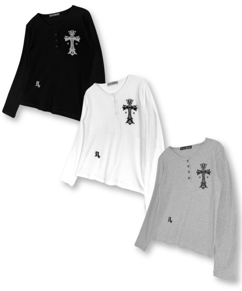 DAMISH(ダミシュ)の「ゴシッククロスヘンリーネックロングスリーブ_ブラック(Tシャツ/カットソー・レディース・ブラック・FREE/1/2)」の2枚目の写真