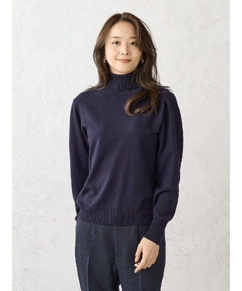Perfect Suit FActory(パーフェクトスーツファクトリー)の「【Smart Pick!/レディス】しっとり肌触り タートルネックニット カシミヤタッチシリーズ(Tシャツ/カットソー・レディース・ベージュ/ネイビー/ブラック・M/L/LL/S)」の3枚目の写真