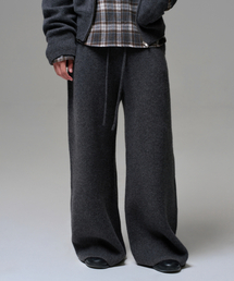 ERA（エラ）の「MEN CASHMERE BLEND RELAXED KNIT SWEATPANTS - CHARCOAL GRAY（スウェットパンツ・メンズ）」
