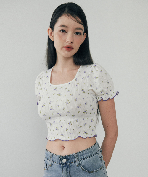 LULUCHOU(ルルシュ)の「Frill Crop T-shirt - FLOWER PATTERN(Tシャツ/カットソー・レディース・その他・FREE)」の1枚目の写真