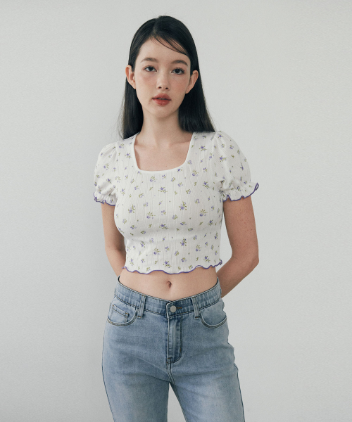 LULUCHOU(ルルシュ)の「Frill Crop T-shirt - FLOWER PATTERN(Tシャツ/カットソー・レディース・その他・FREE)」の2枚目の写真