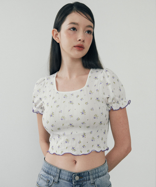LULUCHOU(ルルシュ)の「Frill Crop T-shirt - FLOWER PATTERN(Tシャツ/カットソー・レディース・その他・FREE)」の3枚目の写真