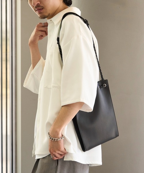 MAISON CLUB(メゾンクラブ)の「【MAISON CLUB】SPECIAL new drawstring bag ドローストリングバッグ 巾着ショルダー(ショルダーバッグ・メンズ・ブラック系その他2/ブラック系1/グレー・FREE)」の18枚目の写真