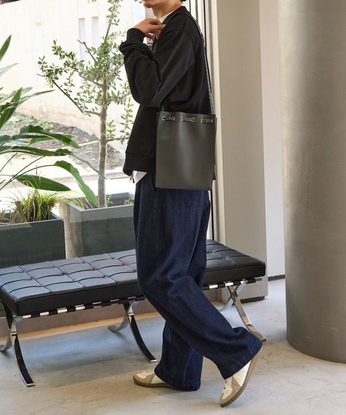 MAISON CLUB(メゾンクラブ)の「【MAISON CLUB】SPECIAL new drawstring bag ドローストリングバッグ 巾着ショルダー(ショルダーバッグ・メンズ・ブラック系その他2/ブラック系1/グレー・FREE)」の4枚目の写真