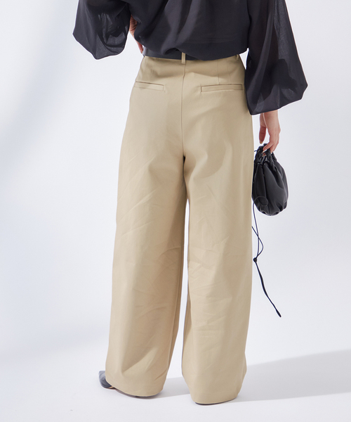 journal standard L'essage（ジャーナルスタンダードレサージュ）の「《追加4》【金子綾さん着用】CP タックチノパンツ（チノパンツ・レディース・ブラック/ベージュ・40/38/36/34）」の19枚目の写真