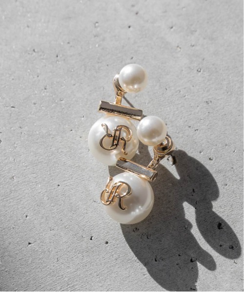 RANDA（ランダ）の「モノグラムパールピアス（ピアス（両耳用）・レディース・シルバー/ゴールド・FREE）」の6枚目の写真