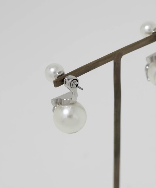 RANDA（ランダ）の「モノグラムパールピアス（ピアス（両耳用）・レディース・シルバー/ゴールド・FREE）」の11枚目の写真