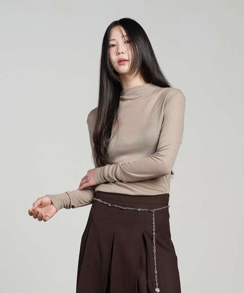 320SHOWROOM(320ショールーム)の「Mock Neck Wool Long Sleeve T-Shirt Mocha beige(Tシャツ/カットソー・レディース・その他・FREE)」の2枚目の写真