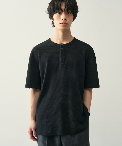 ROTEMBER（ローテンバー）の「ワッフルヘンリーネックハーフTシャツ [ 4 COLOR ]（Tシャツ/カットソー・メンズ・ホワイト/ブラック/ネイビー/グレー・MEDIUM/LARGE/X-LARGE）」の6枚目の写真