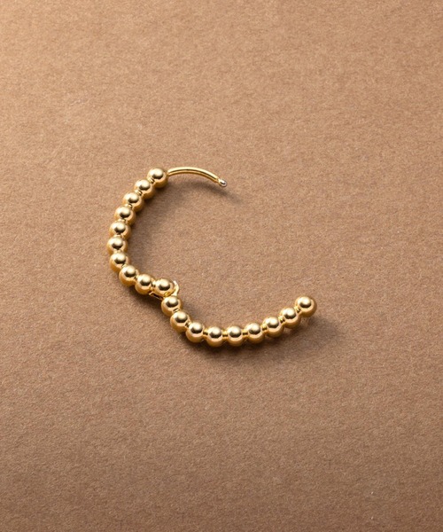 Cream dot.(クリームドット)の「【サージカルステンレス】メタルボールを連ねたステンレス製キャッチレスピアス(ピアス(両耳用)・レディース・シルバー/ゴールド・ONE SIZE)」の6枚目の写真
