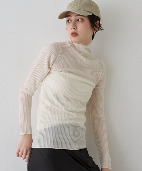 Rouge vif(ルージュヴィフ)の「防縮Wシアータートルリブニット(ニット/セーター・レディース・イエロー/オフホワイト/ブラック・フリー)」の2枚目の写真