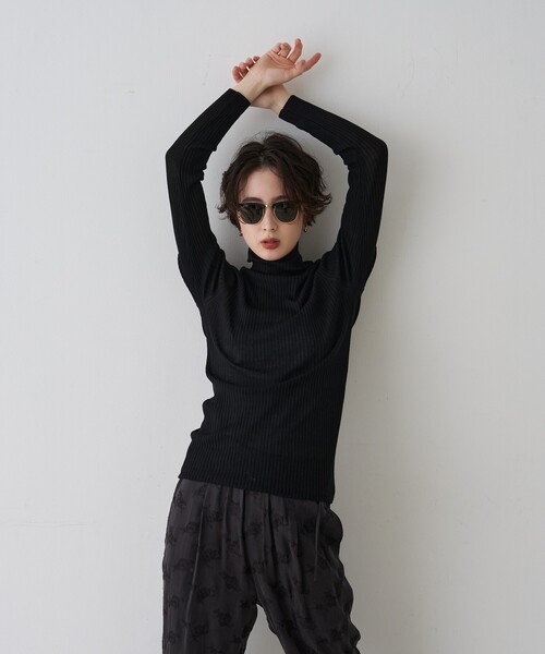 Rouge vif(ルージュヴィフ)の「防縮Wシアータートルリブニット(ニット/セーター・レディース・イエロー/オフホワイト/ブラック・フリー)」の11枚目の写真