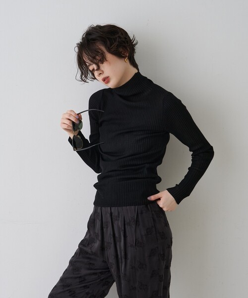 Rouge vif(ルージュヴィフ)の「防縮Wシアータートルリブニット(ニット/セーター・レディース・イエロー/オフホワイト/ブラック・フリー)」の12枚目の写真