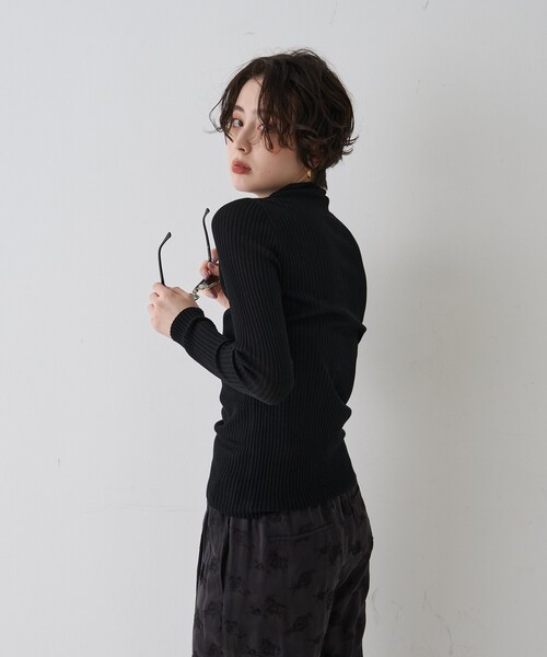 Rouge vif(ルージュヴィフ)の「防縮Wシアータートルリブニット(ニット/セーター・レディース・イエロー/オフホワイト/ブラック・フリー)」の13枚目の写真